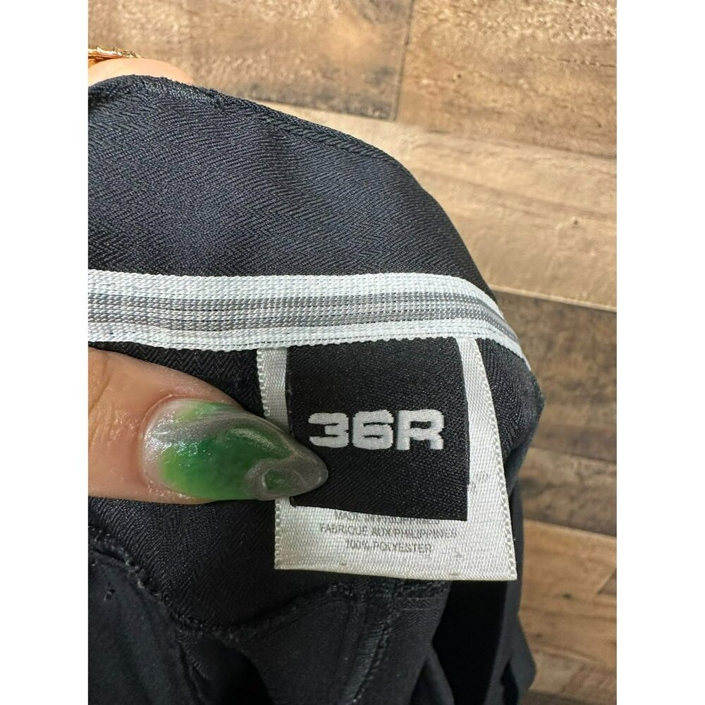 Under Armour Men's Shorts Size 36R - Picture 2 of 4